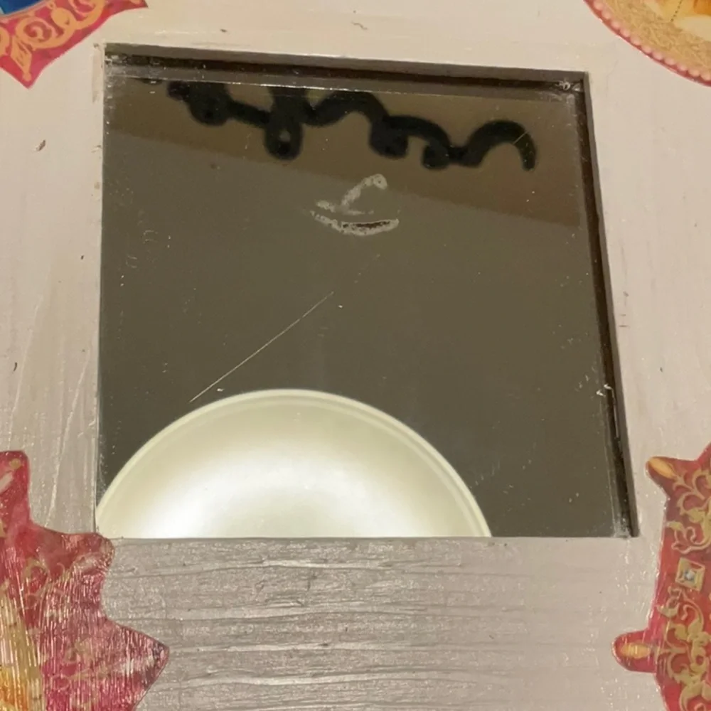 Arts and Crafts Show White Mirror with 4 of the Disney Princesses, NWT